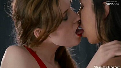 Девушки целуются ✅ Уникальная подборка из 2000 порно видео